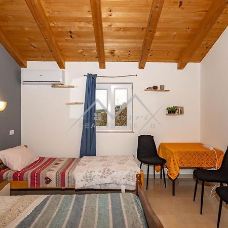 Hostal Sobe Anja Brtonigla Exterior foto
