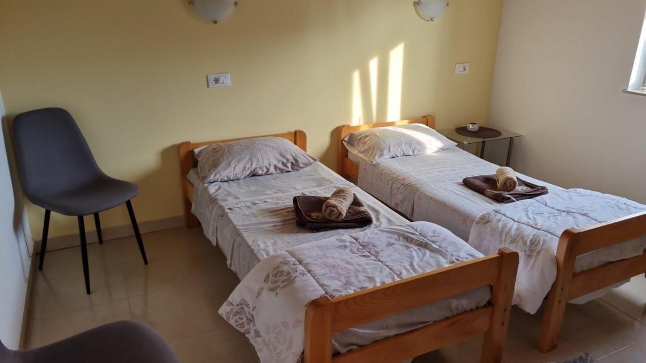 Hostal Sobe Anja Brtonigla Exterior foto