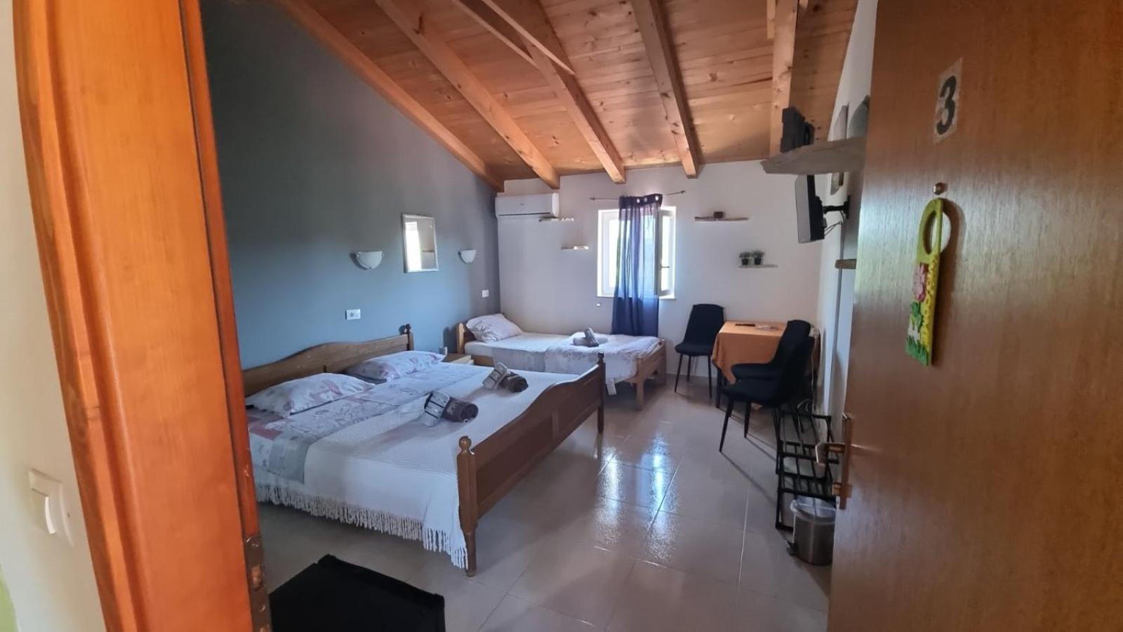 Hostal Sobe Anja Brtonigla Exterior foto